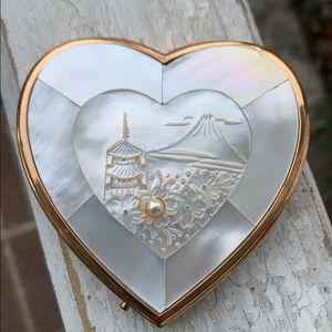 Vintage 1950’s New Light Mother of Pearl Compact
